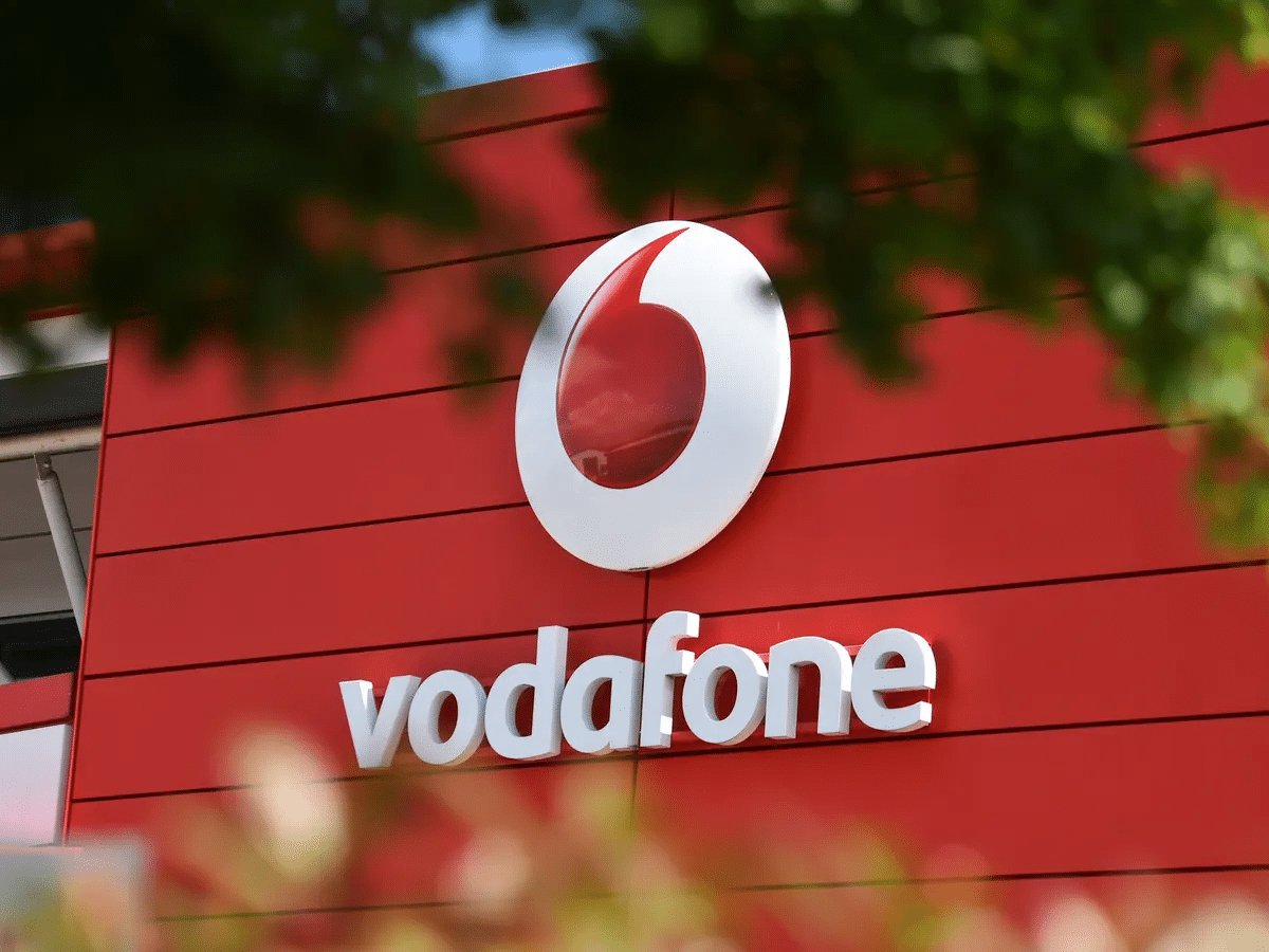 رقم خدمة عملاء فودافون Vodafone وكل أرقام خدمة العملاء 1