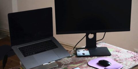 أسباب مشكلة الشاشة السوداء للكمبيوتر | 5 حلول 5