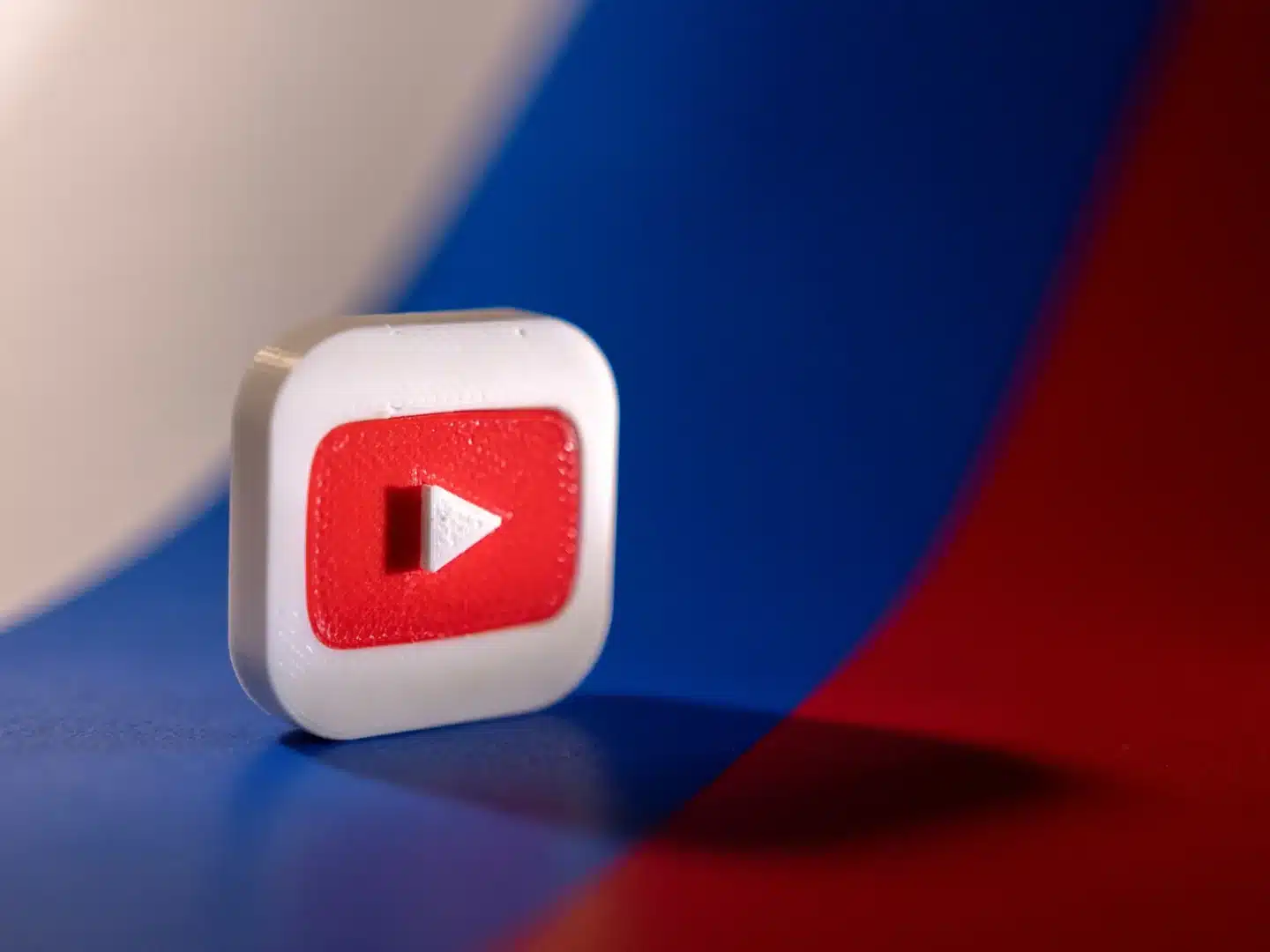 Russia bans YouTube