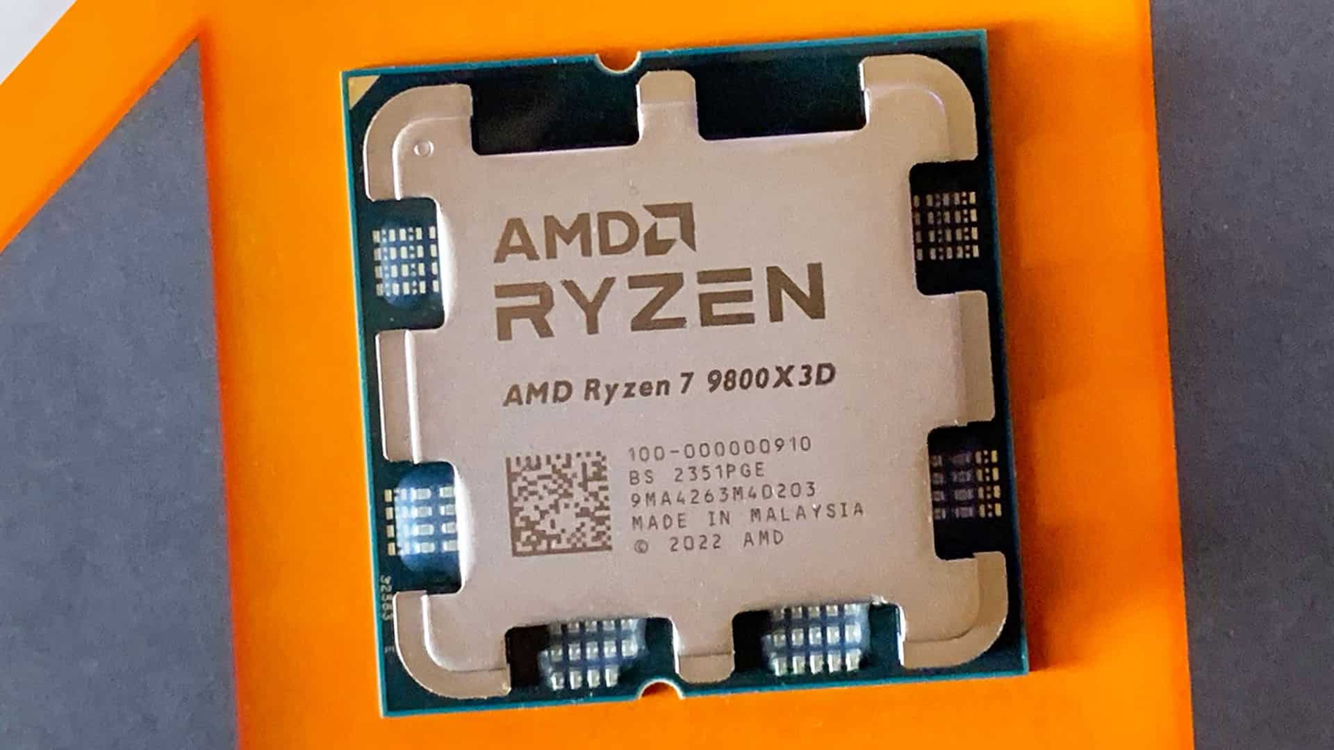 معالج AMD Ryzen 7 9800X3D