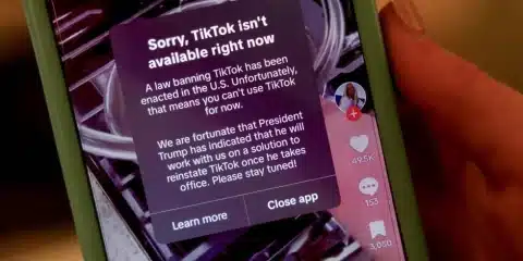 Apple تزيل تطبيق TikTok