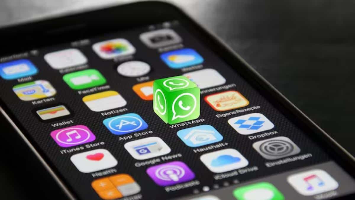 WhatsApp على iPhone